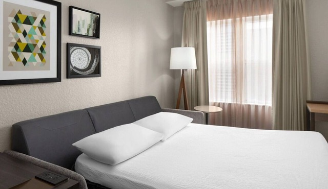Tampa Bay Retreat: Kitchen Suites, Outdoor Pool & Breakfast | 4 Units