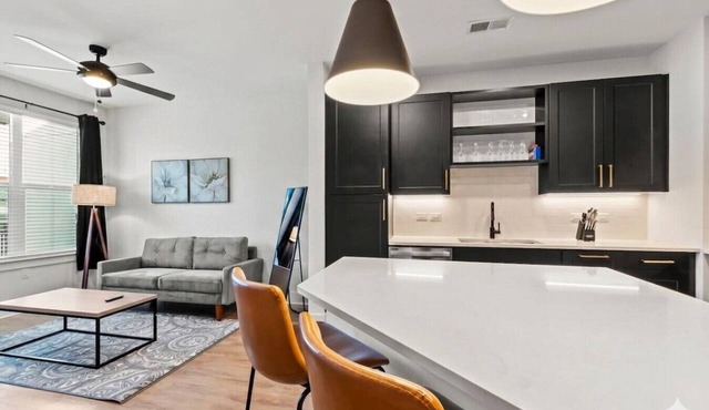 Tampa Getaway | Luxury & Peace | Pool & Gym!