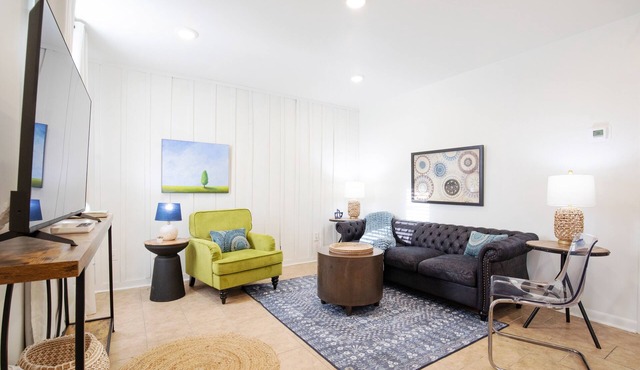 The Ace, 1BR King Duplex by Velvet Ditch Villas