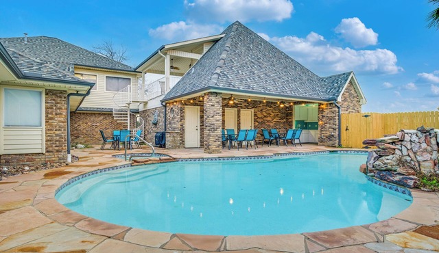 The Castle/9BR Retreat w/Pool + Game Room