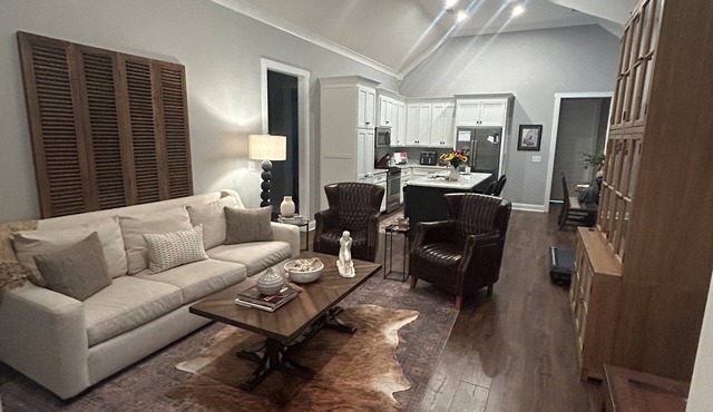 The Cooper-3bd-2 bath. Near Ole Miss & The Square. Pet Friendly.