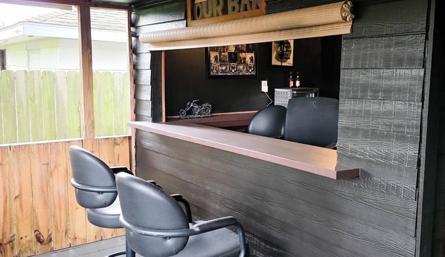 The Cornerstone - Private Houston Home w/Gym, Bar & Game Room