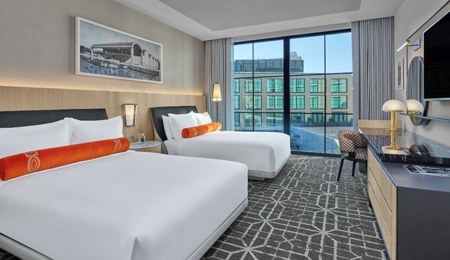 The Crescent Hotel | Deluxe Queen Queen| Near Kimbell Art Museum – 5 Mins