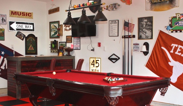 The Honey Hive - Dog friendly w/golf cart, game room, and pool access