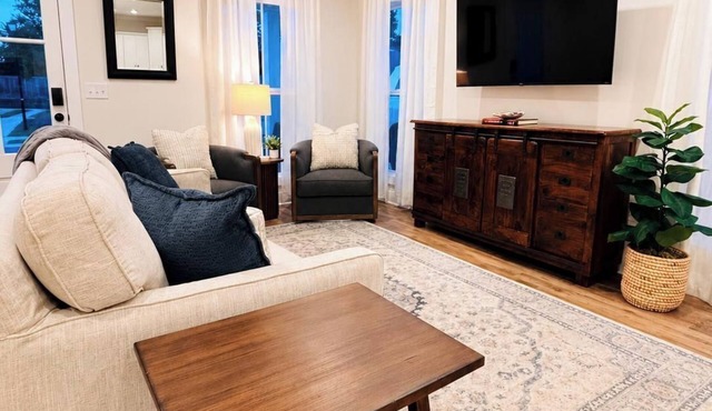 The Huddle, 3BR Cottage by Velvet Ditch Villas