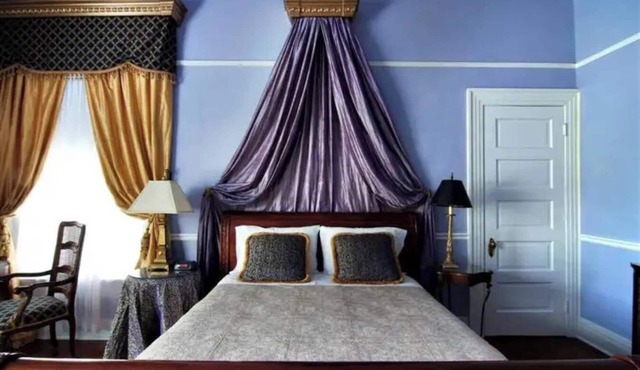 The Josephine Room W/Queen Bed