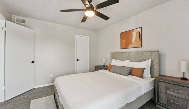The Landry 381 | Spacious and Cozy 2 Bedroom 1bth