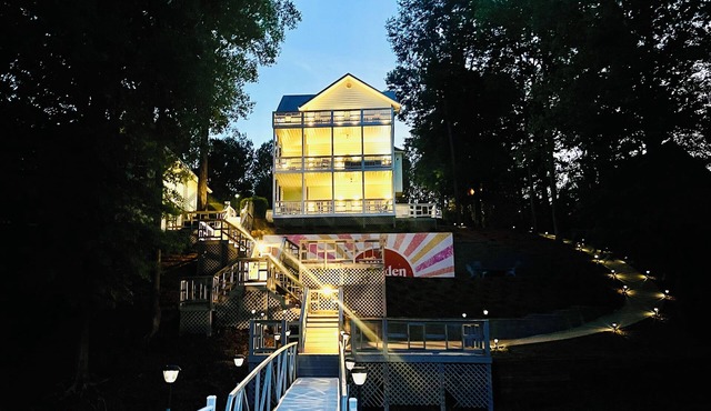 THE LUCKY DUCK~ Amenity packed lake retreat w/private pool, gazebo, & cabana! in Wedowee