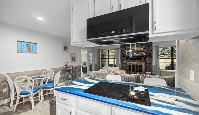 The Old Post House | Sleeps 12 | Destin Bay Bridge