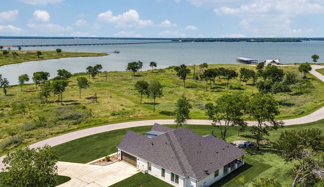 The Perch at Chambers Bay - Spacious, new 4 Bedroom with sweeping lake views