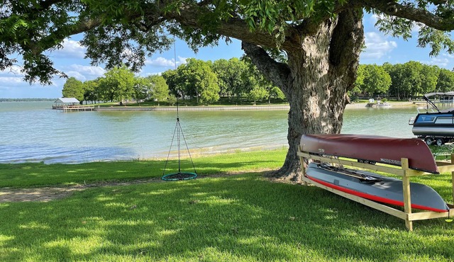 The Perfect Family Lake House on Richland-Chambers Reservoir