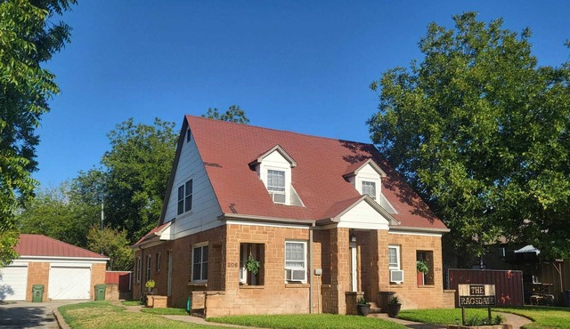 The Ragsdale 202 "The Suite" at San Saba in San Saba