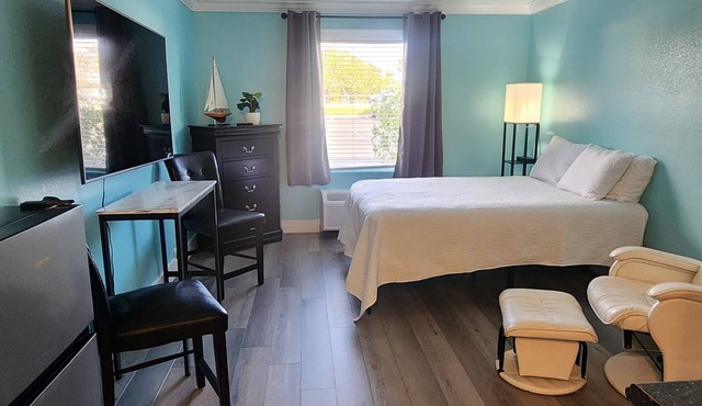 The Urban Anchor - Sleek Suite @ Sarasota Cay Club