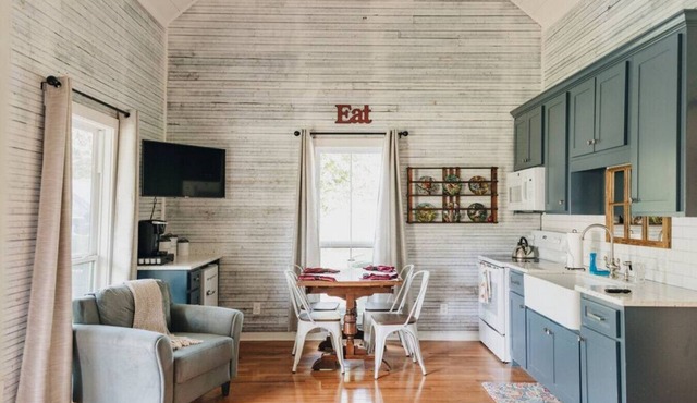 The West Nest Cozy Cottage