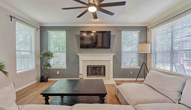 The Woodlands 3BR 1-Story Retreat | Grill | Baby Friendly | Open Kitchen