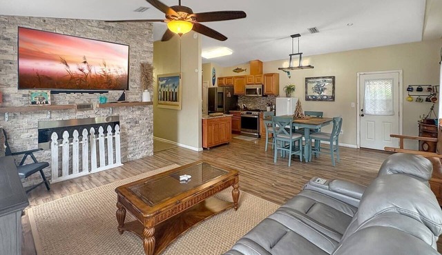 Three bedroom in United States of America, Pensacola