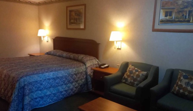 Traveler Inn and Suites in Waynesboro