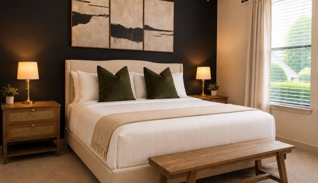 Trendy Modern Getaway w/King Bed for a Prime Stay