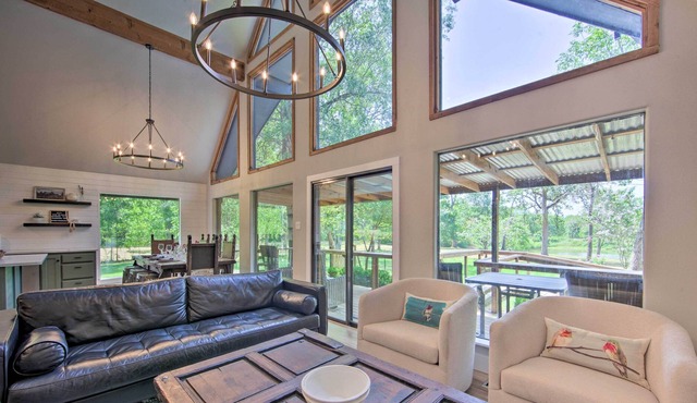 Trinity River Cabin, 20 Acres, Fishing Pond