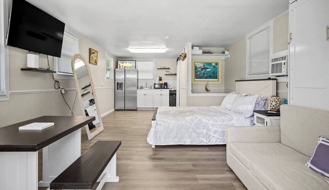 Tropical Paradise Studio | Water Views in Yankeetown