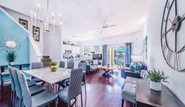 TROPICAL RESORT! 3 Pools, Lazy River, Water Slide +more! 4 BED/3 BATH
