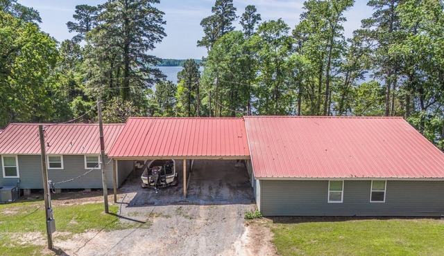 TWIN PINES - 6 Bedroom - 3 Bath - Houses