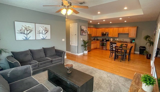 Unwind After Work · 3BR 2BA · King Beds · W/D