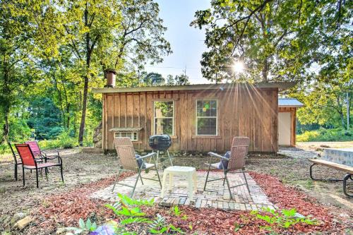 Updated Cabin w/Porch, Mins to Cossatot River