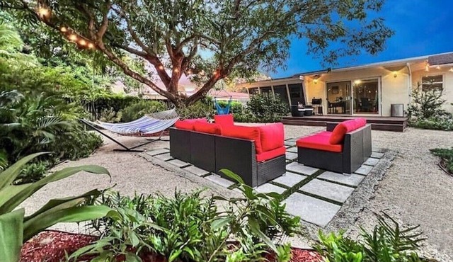 Urban Sanctuary 2B+2B House+huge Backard in Biscayne Park-Near of everything