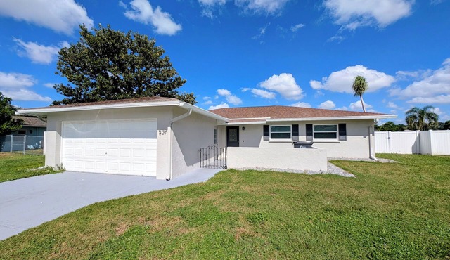Vacation Paradise minutes away from Siesta Key, Lido Key, and much more!
