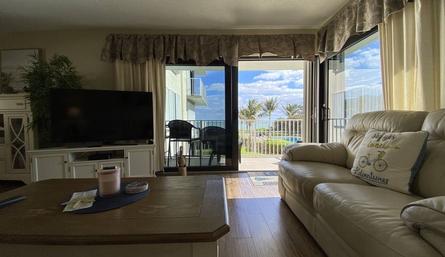 Vero Beach, Florida - Direct Oceanfront, Private Beach & Pool Condo.