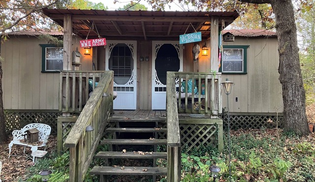Victorian Room 1-bedroom cabin in the country in a camground setting