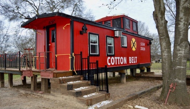 Water Front 1920's Vintage Cotton Belt Caboose