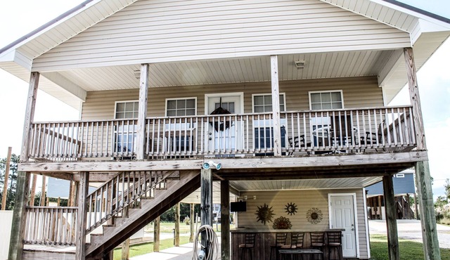 Waterfront/Boat launch! Book Now! Located on a Bayou just off Bayou Lacroix