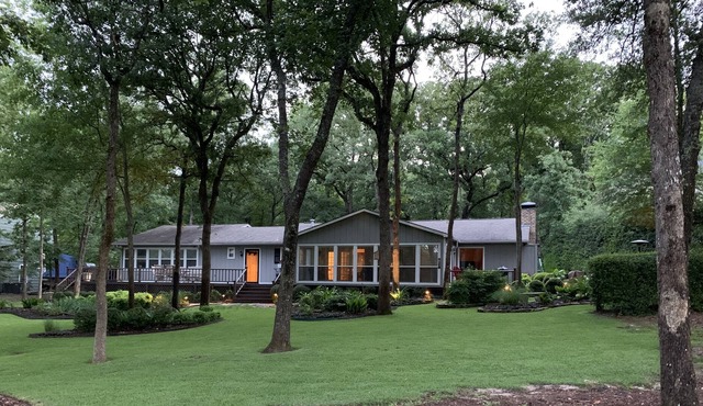 Waterfront, golf course home with resort amenities, 3 bedroom, 3 bath, sleeps 8.