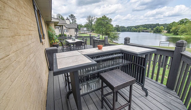 Waterfront Home w/Spacious Outdoor Deck & Boat Slips!