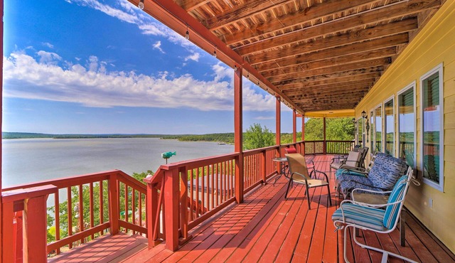 Waterfront Lake Eufaula Home: Multi-Level Balcony in Eufaula