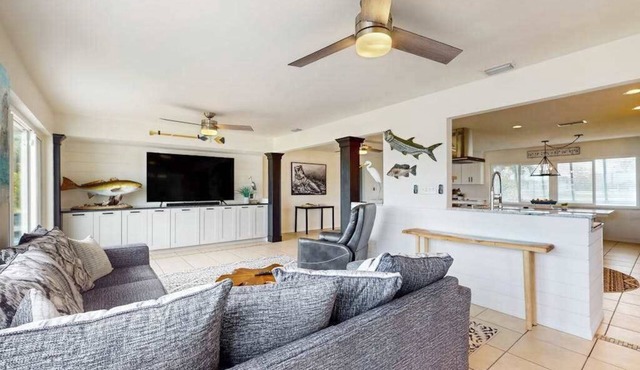 Waterfront Paradise: Heated Saltwater Pool, Private Dock, Snowbird-Friendly