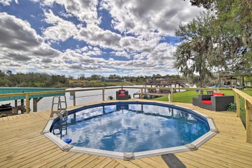 Waterfront San Jacinto River Home w/Boat Slip!