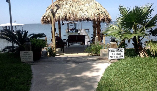Waterfront Suite with Private Balcony and Panoramic Bay Views in Bacliff, Texas