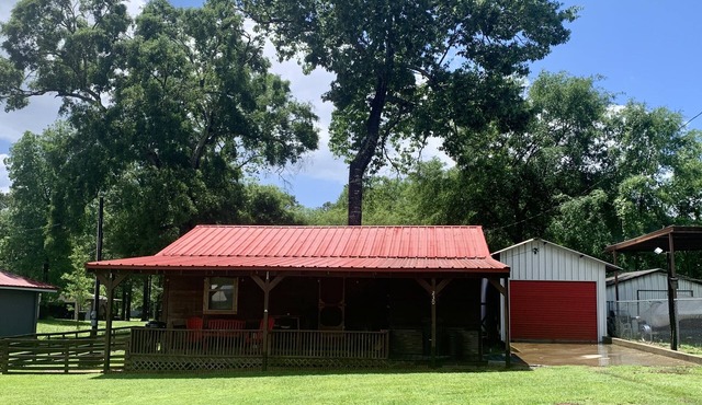 We invite you to come stay at the Rayburn Retreat on Sam Rayburn Reservoir