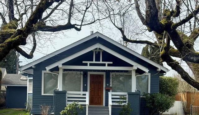 Welcome to Harley's House - A cozy 3bed/2bath home in the heart of Enumclaw in Enumclaw