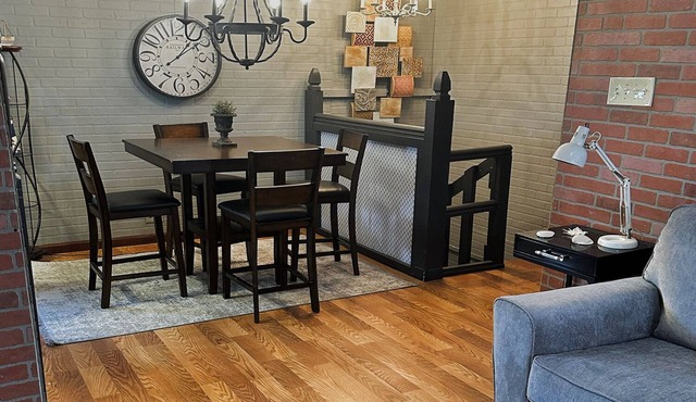 Welcome to Neptune's Cottage: Your Serene beach scape in Galveston, Texas!