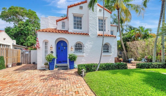 West Palm Beach Oasis, Bright Spacious 4 Bedroom Home