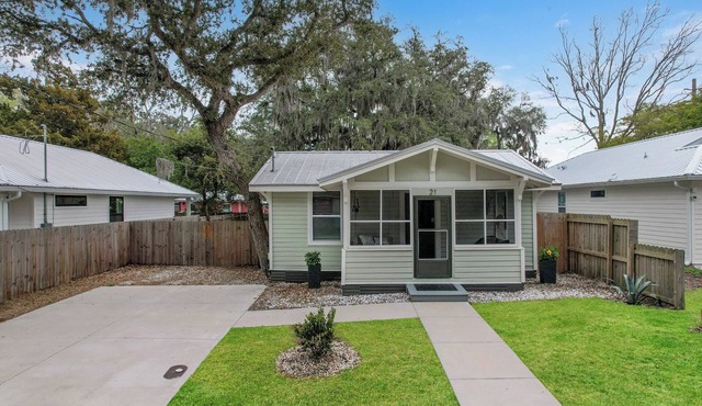 Whispering Moss Cottage of Historic St. Augustine! in St. Augustine