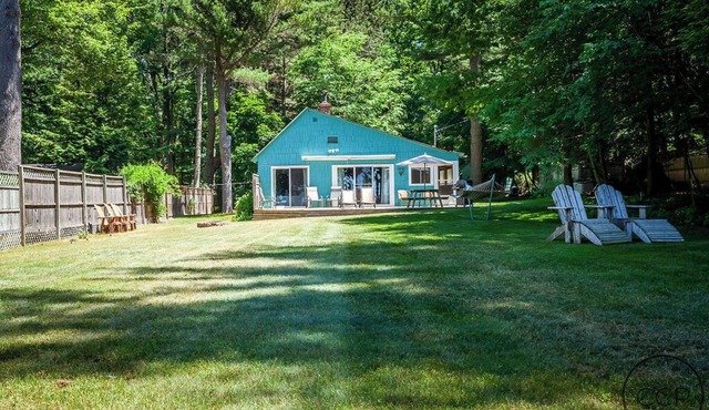 White Pines Cottage on Lake Michigan in Montague
