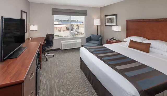 Wingate by Wyndham Shreveport Airport King Studio