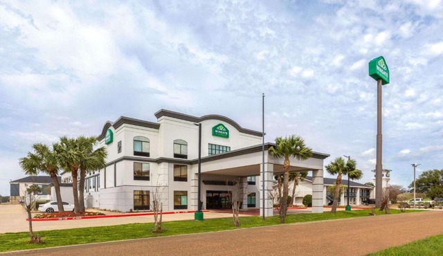 Wingate by Wyndham Sulphur Near Lake Charles