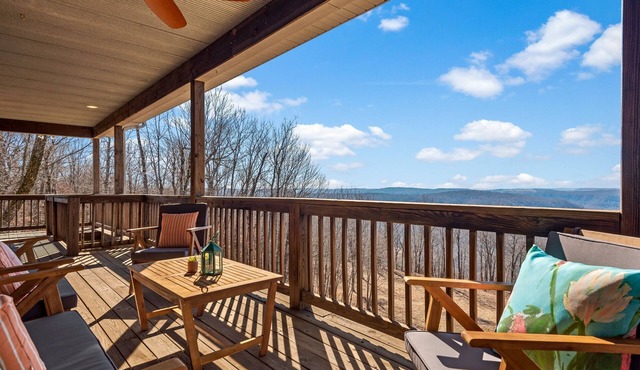 Winston's View: Mountain Views, Fire Pit, Hot Tub in Jasper