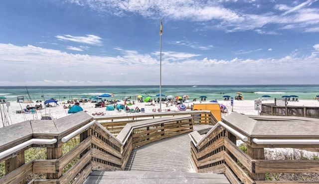 Winter Getaway: Destin Condo by Golf & Dining